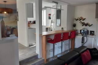 Appartement rénové Le New-York en centre ville - Terrasse et parking - non climatisé - La Roche-Chalais - 3