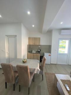 Gjoni Apartments - 9
