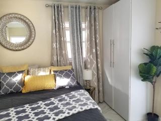 Glam Private Studio 4 Miles from Beach - 2