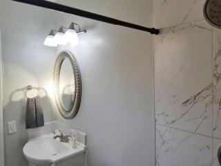 Glam Private Studio 4 Miles from Beach - 1