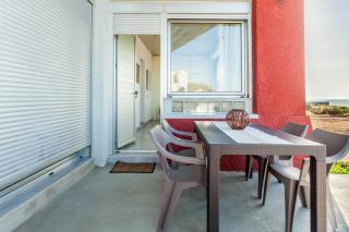 Grey Beachfront Apartment - Kokkíni Khánion - 1