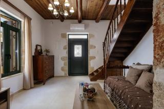 Villa Onoufris Renovated villa of 1927 with spectacular views - Aryiromoúrion - 3