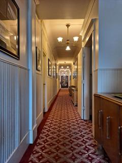 Van Gilder Hotel - Seward - 6