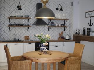 Luksusowe Apartamenty Bursztynowy Las ,,Leśny Poranek'' z ogrodem i widokiem na las Ustka - Ustka - 7