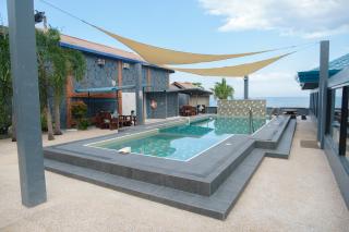 Cave Beach Resort Boutique Luxury Accomodation - Dingalan - 1