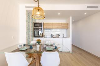 Apartamento junto al Faro .Marbella centro.Vistas mar y el puerto. - 2