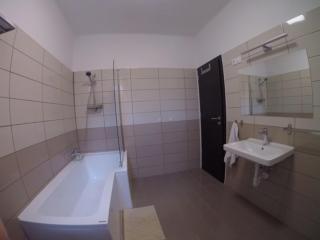 VÁRLAK VENDÉGHÁZ Apartman 1 - 3