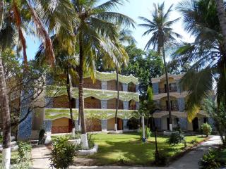 Sai Rock Beach Hotel & Spa - Bamburi - 1