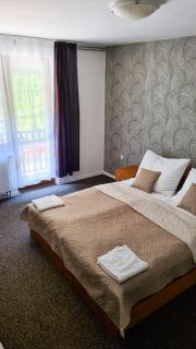 Horský hotel Eva - Svätý Jur - 1
