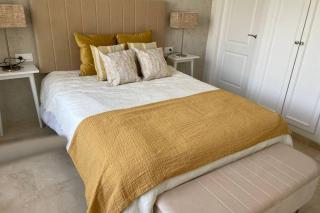 Apartamento en Playa Real, en 1ª línea de playa - Marbella - 1