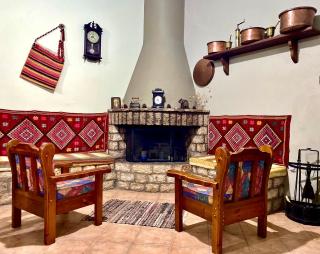The Old Cafe at Myrtidia - Citèra (Kýthira) - 3