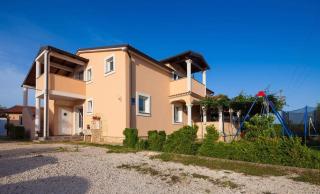 Spacious apartment with parking&garden - Marčana - 3