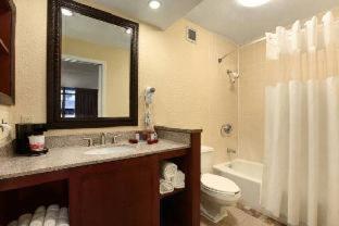 Ramada by Wyndham Jacksonville Hotel & Conference Center - 6