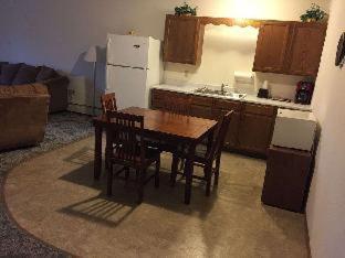 Super 8 by Wyndham Escanaba - 7