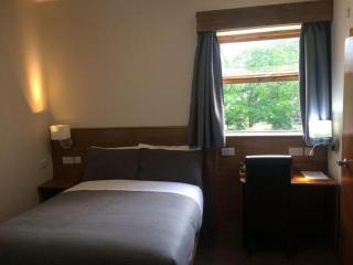 Crosshill House - 1