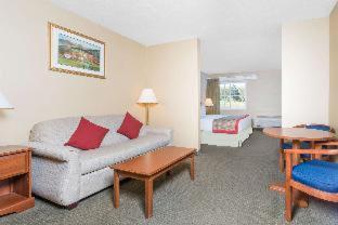 Ramada by Wyndham Strasburg - Shenandoah Valley - 6