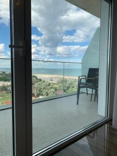 White Tower Mamaia Prestige Apartments - Mamaia - 3