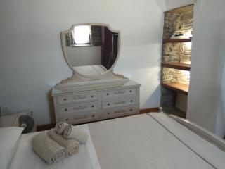 Traditional stone house - Ano Syros - 8