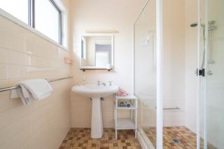 Beach Shack semi detached, 2 Min Walk to Beach - Wattle - Pearl Beach - 1