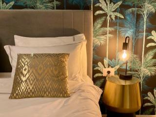 Golden Vibes in Bel Air - Mamaia - 1