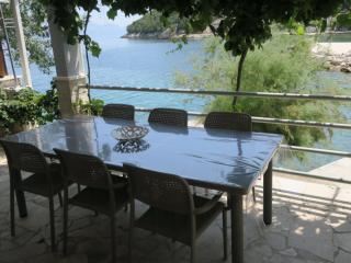 Old Fisherman's House w 3BD, balcony and terrace by the Sea - Oskorušno - 7