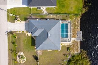 Waterfront Villa with Heated Pool - Villa Wine Down - Roelens Vacations - 4