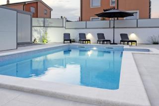 Casa Tara Three-Bedroom Holiday Home - Pula - 7