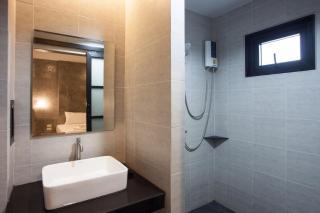 Ritsurin Boutique Hotel - โรงแรมริทสุริน บูติค - Phuket - 1