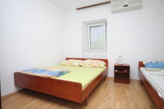 Apartments by the sea Poljana, Ugljan - 8419 - Poljana - 4