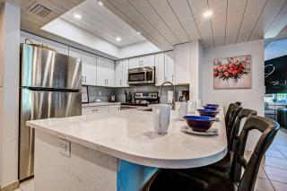 Palm Bay Club Bayside Closest to Gulf - 1