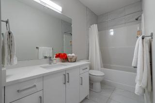 Modern 1br Home Full Kitchen Smarttv - Calgary - 4