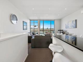 24 Marina View Retreat - Taupo Holiday Apartment - Taupo - 2