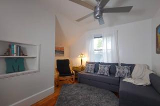 Historic w/deck, king bed & air by Lake Michigan - 1