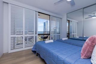 Surfers Superior 2 Bedroom Apartments with ocean view - 6