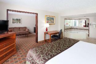 Baymont by Wyndham Peoria - Peoria - 2