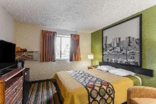 Super 8 by Wyndham College Park Wash DC Area - 6