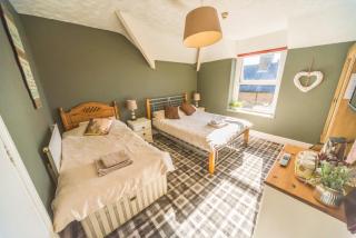 Compton Guest House - 8