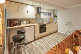 Host & Stay - In The Key Of Sea - 1