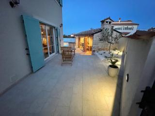 Moderne Istrische Steinvilla - 4 Sterne mit privatem, beheizbaren Pool & Meerblick - Kavran - 2