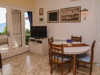 Beachfront apartment with big terrace and garden - Postira - 4