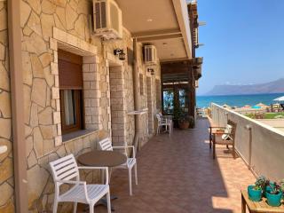 Molos Beach Rooms - 1
