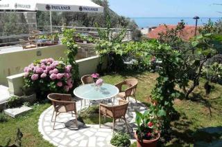 BMV TRIPLE ROOM WITH BALCONY - Sveti Stefan - 2