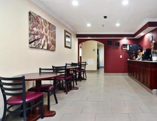 Red Roof Inn Binghamton North - 3