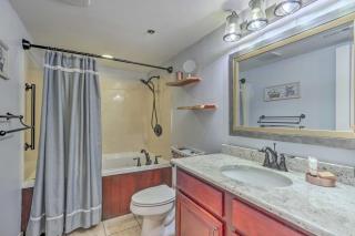 Creekfront Bootleggers Hideaway! Walk to Dtwn! - 4