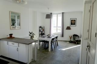 Maison Carrée/Coeur historique de Nîmes - Superbe Appt 55m² - Nimes - 0
