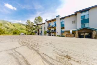 Storm Meadows Club C 411 - 8