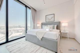Modern 1BR Oasis in Prime Location, Book Now by Deluxe Holiday Homes - Dubai - 9