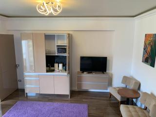 White Tower Mamaia Prestige Apartments - Mamaia - 5