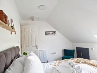 Cosy 3 Bed Apartment Near Birmingham Airport & NEC Perfect for Groups & Contractors! - Birmingham - 3