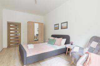 Mokotowska Comfortable Apartment by BookingHost - 9